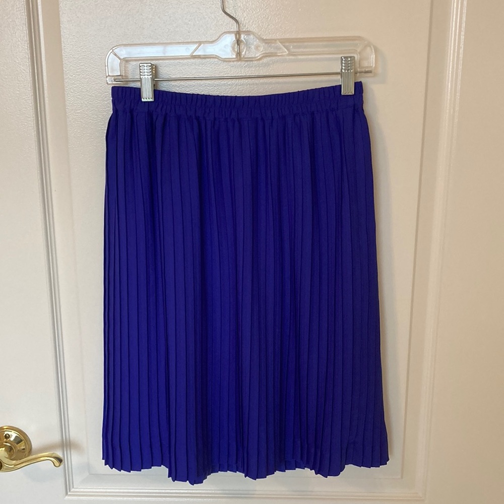 Banana Republic cobalt pleated skirt